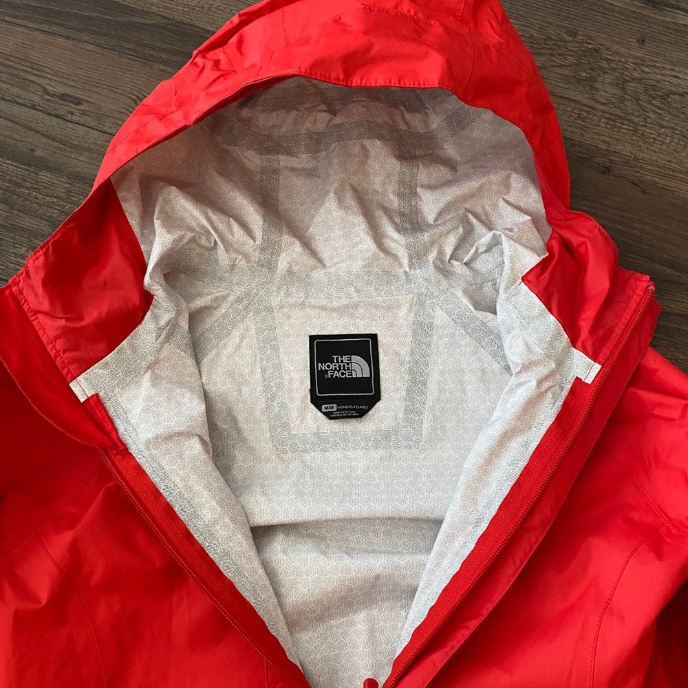 The North Face Jacket Windbreaker - Picture 3 of 9